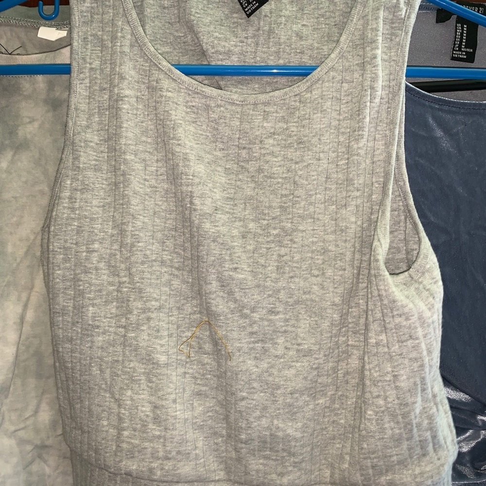 Tops - Picture 3 of 7
